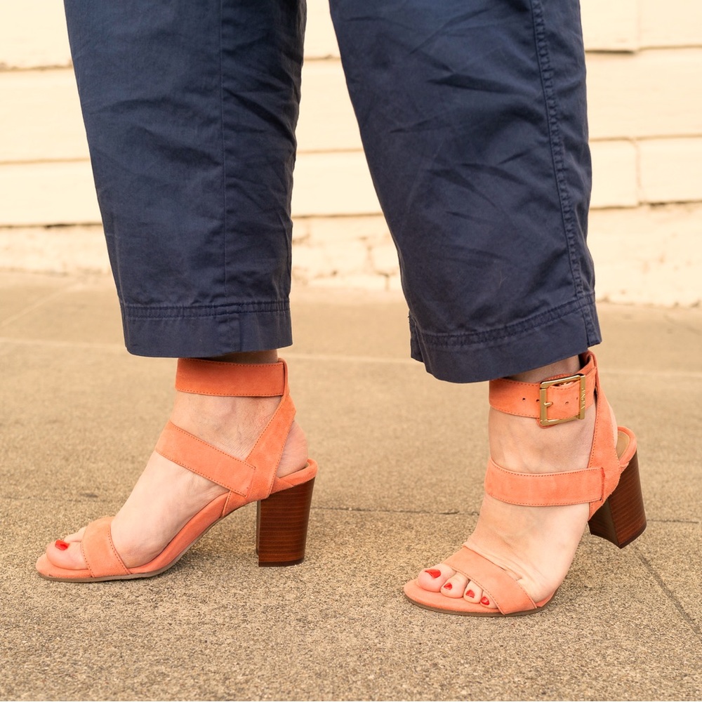 Vionic pink suede ankle strap sandals 8.5